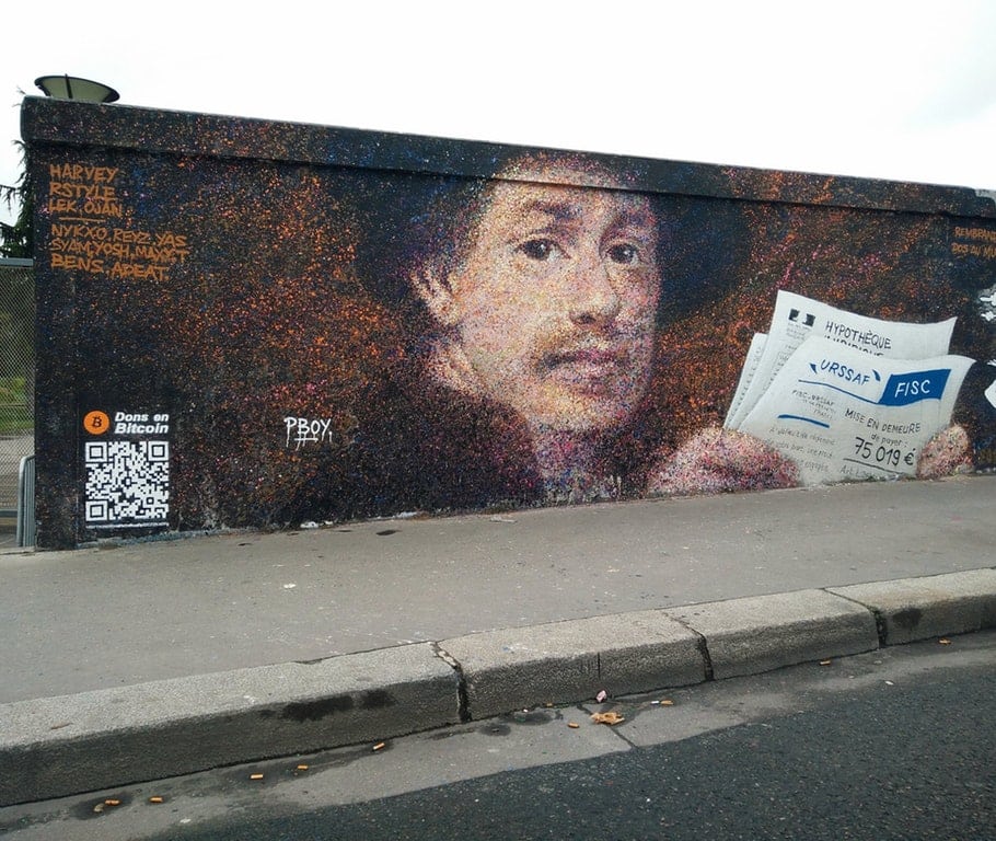 Street Artist Makes 0.11 BTC By Incorporating Bitcoin QR Code in Artwork - 1